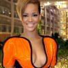 Rihanna n'hésite pas non plus à dévoiler ses atouts 