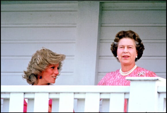 Lady Diana et la reine Elizabeth à Windsor, lors d'un match de polo, en 1984.