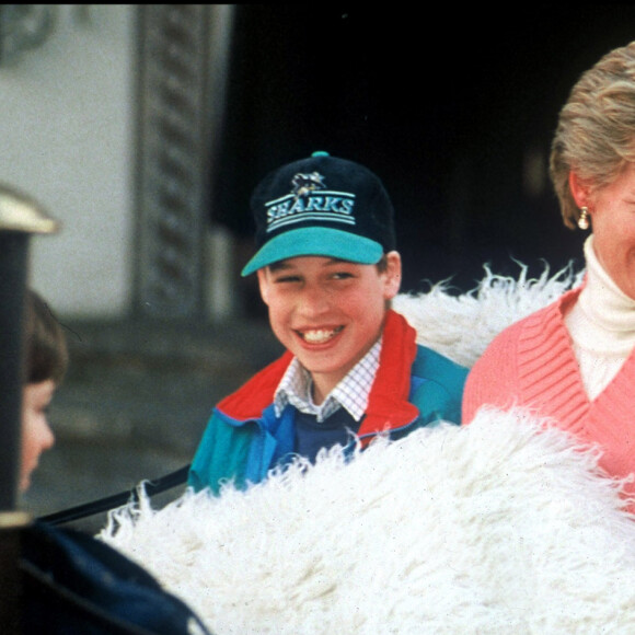 Lady Diana en vacances à Lech avec ses fils William et Harry, en 1994.