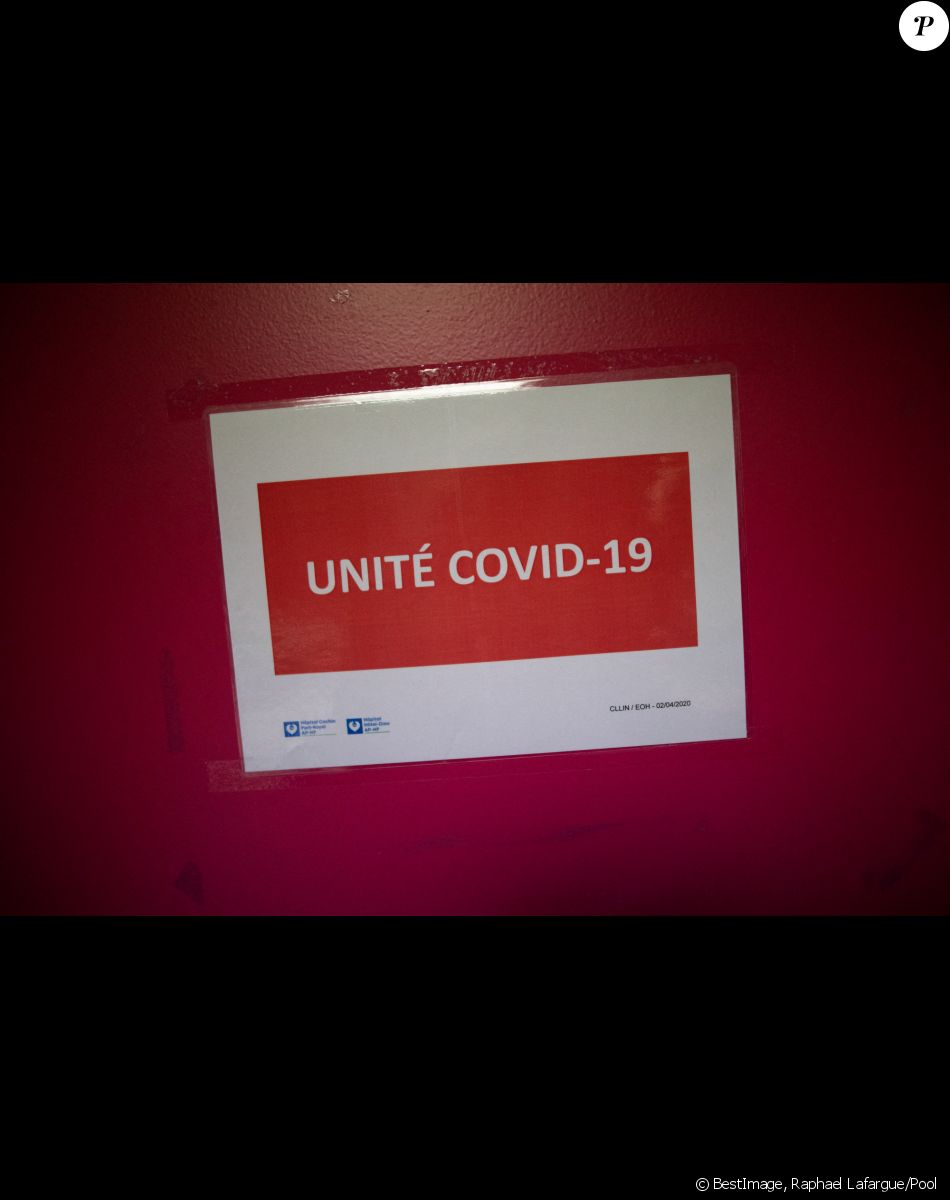 Les urgences de l'hôpital Cochin pendant le réveillon du Nouvel An à Paris à Paris, France, le 31 décembre 2021.