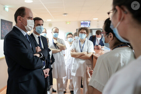 Les services de réanimation et de pneumologie du centre Hospitalier Régional Universitaire de Tours le 2 avril 2021