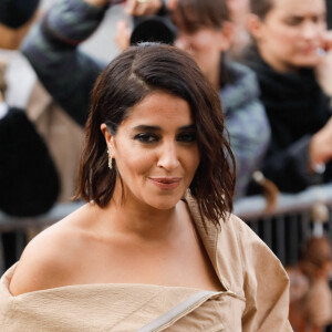 Leïla Bekhti au défilé de mode L'Oréal lors de la la Fashion Week printemps/été 2022 sur le parvis des droits de l'homme à Paris, France, le 3 octobre 2021. © Veeren Ramsamy-Christophe Clovis/Bestimage