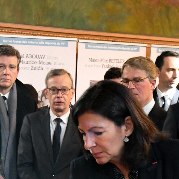 Arnaud Montebourg, Bertrand Delanoë, Francois Vauglin, Jean-Pierre Chevènement et Anne Hidalgo, maire de Paris, - Obsèques de Georges Sarre à la mairie du 11ème arrondissement de Paris le 5 février 2019.