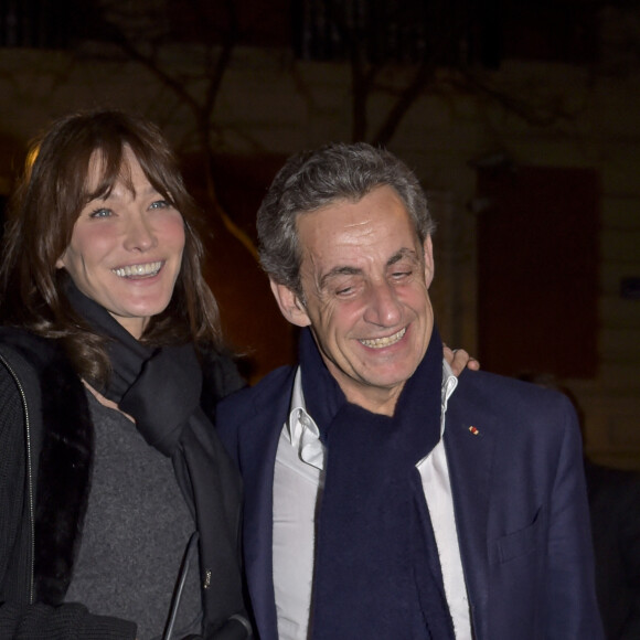 Carla Bruni quitte la salle de concert ou elle se produisait et rentre à son hôtel avec son mari Nicolas Sarkozy à Madrid le 10 janvier 2018. 