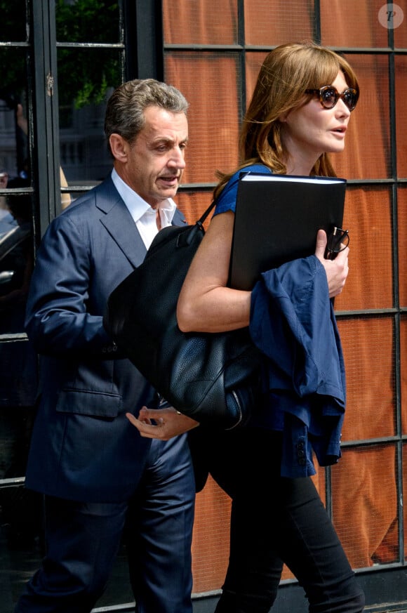 Carla Bruni-Sarkozy et son mari l'ancien Président Nicolas Sarkozy quittent un hôtel de New York le 14 juin 2017