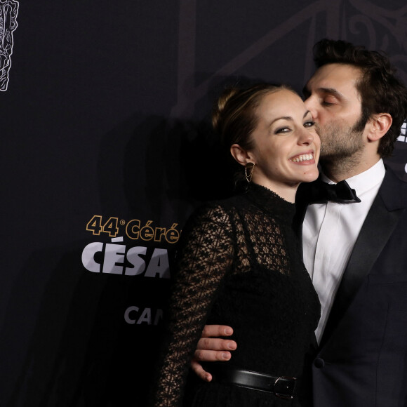 Pio Marmai et sa compagne Charlotte Ranson - Photocall de la 44ème cérémonie des César à la salle Pleyel à Paris. Le 22 février 2019 © Borde-Jacovides / Bestimage 