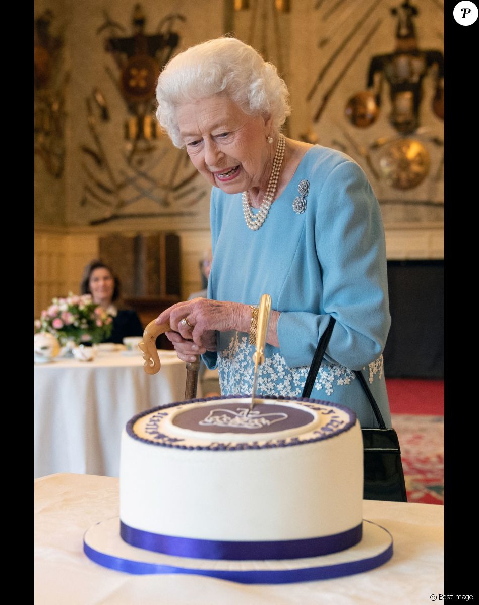 Elizabeth II diva comme jamais vidéo tordante pour ses 70 ans de