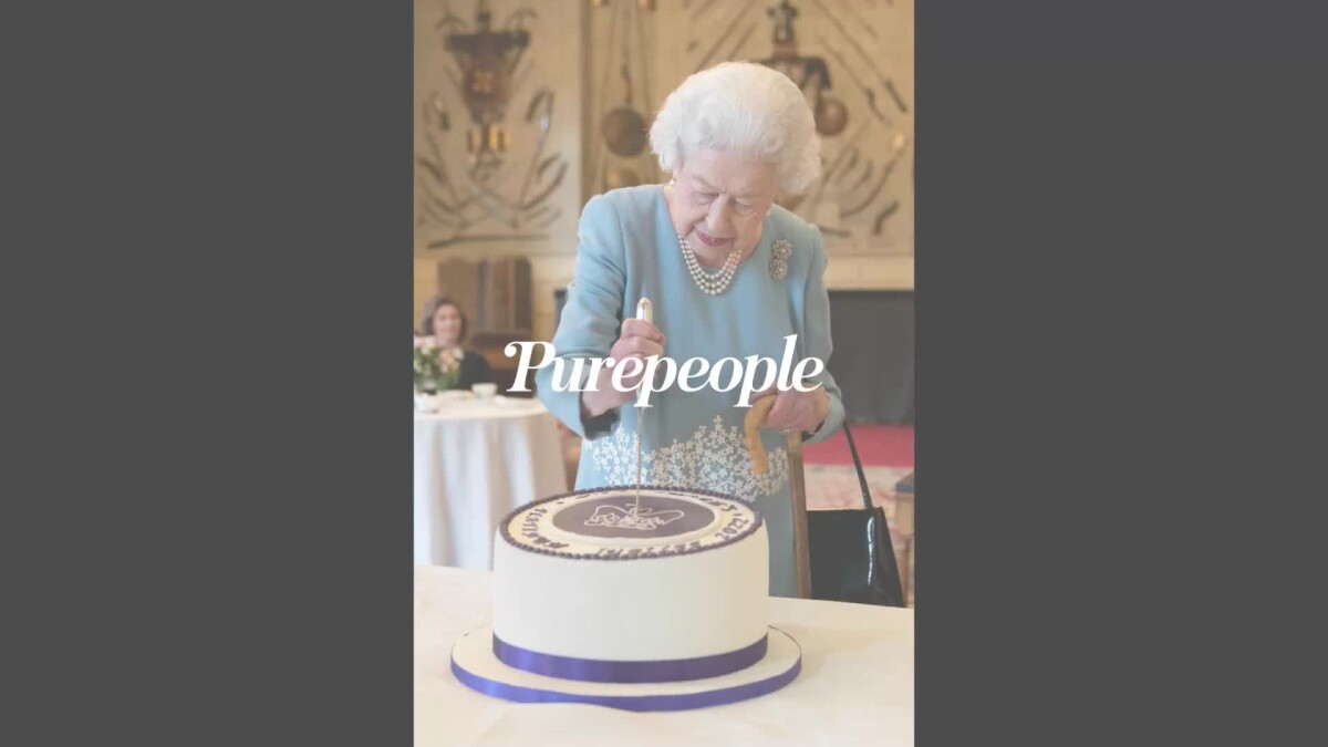 Vidéo Elizabeth II diva comme jamais vidéo tordante pour ses 70 ans