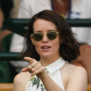 Claire Foy dans les tribunes du tournoi de Wimbledon 2019 à Londres, le 11 juillet 2019. 