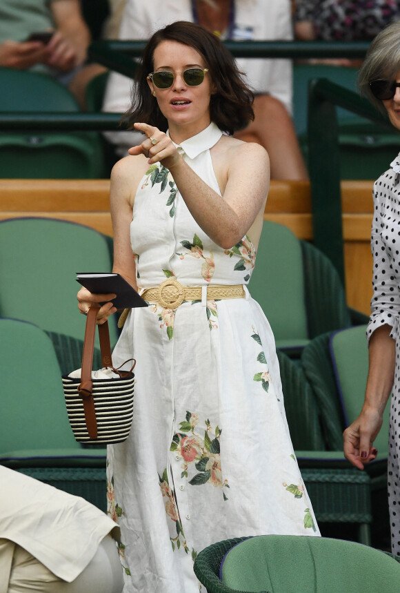 Claire Foy dans les tribunes du tournoi de Wimbledon 2019 à Londres, le 11 juillet 2019. 