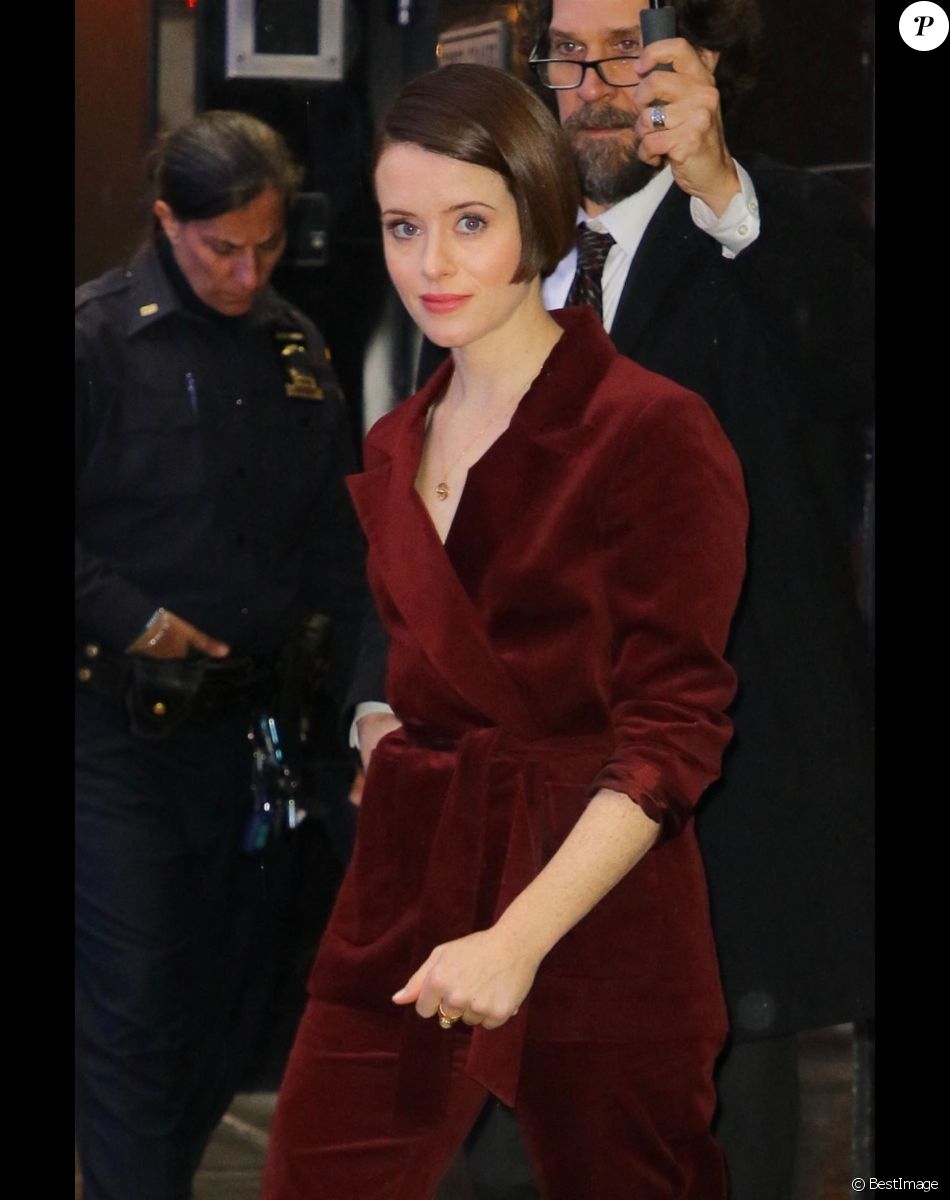 Claire Foy à la sortie des studios de l'émission "Good Morning America" à New York, le 5 novembre 2018.