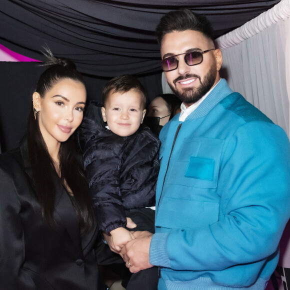 Nabilla Benattia, son mari Thomas Vergara et leur fils Milann posent lors de l'avant première du documentaire "Nabilla sans filtre" (Amazon Prime Vidéo) à Paris le 22 Novembre 2021. © Jack Tribeca / Bestimage 