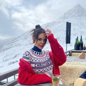 Nabilla Benattia au ski