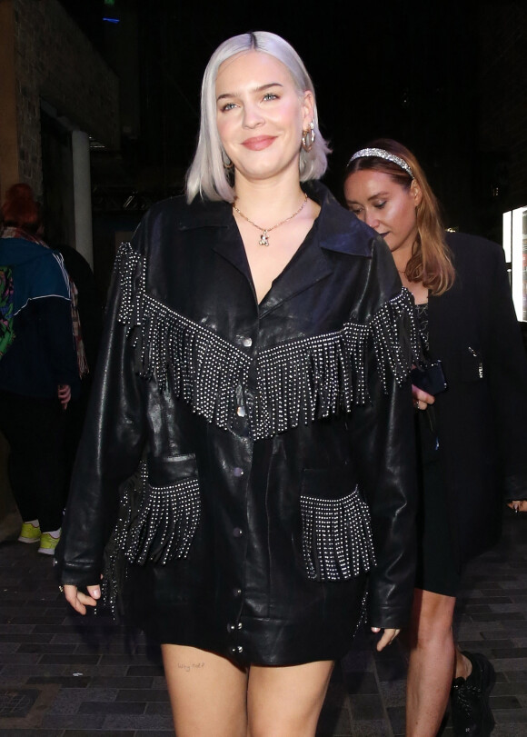 Anne-Marie (Anne-Marie Nicholson) - Soirée de lancement de la collection "Nasty Gal x Cara Delevingne" à Londres, le 22 octobre 2019.