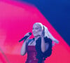 Anne Marie sur la scène des Brit Awards 2022 à l'O2 Arena à Londres le 8 février 2022.