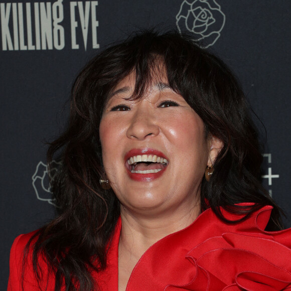 Sandra Oh au photocall de la série "Killing Eve" à Los Angeles, le 8 février 2022.