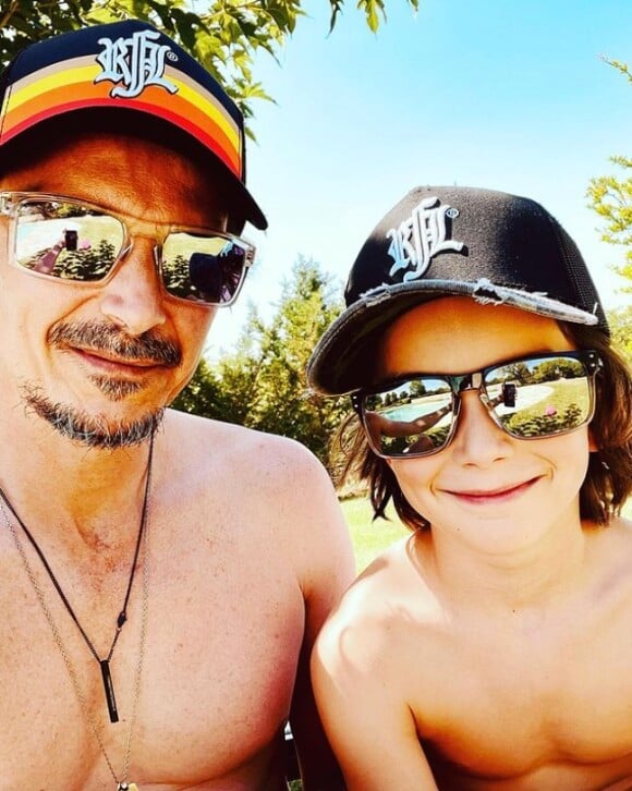 Arnaud Tsamère et son fils Albert sur Instagram. Le 10 août 2021.