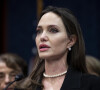 Angelina Jolie, les larmes aux yeux, demande au Congrès de voter une loi contre les violences domestiques à Washington © Michael Brochstein/ZUMA Press Wire / Bestimage 