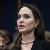Angelina Jolie en larmes : séquence émotion au Congrès, pour une loi nécessaire