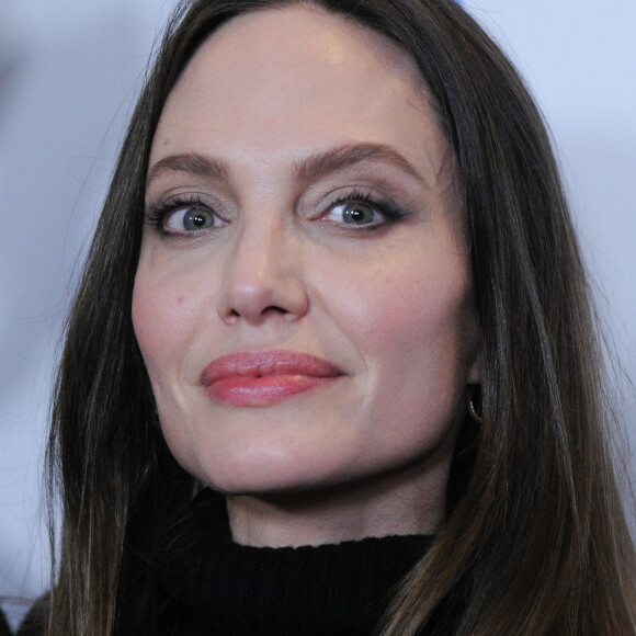 Angelina Jolie - Première du film "Paper And Glue: A JR Project" à Los Angeles le 18 novembre 2021. 