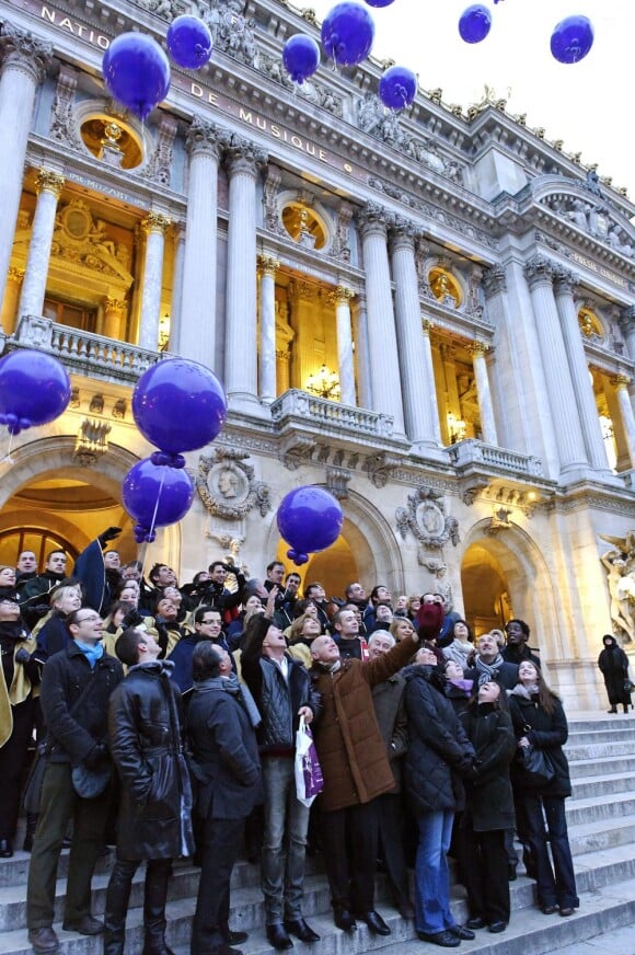 Lancement des soldes d'hiver, devant l'Opéra Garnier. 6 janvier 2010