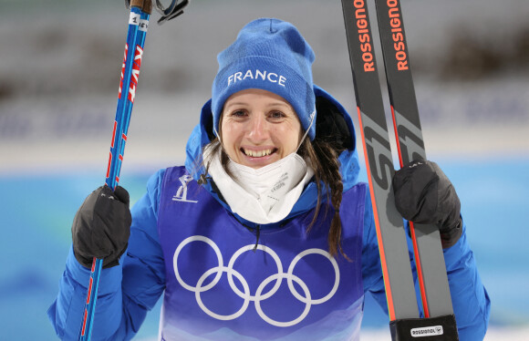 Anais Chevalier-Bouchet (argent) - Les médaillés du Biathlon 15km femme aux Jeux Olympiques d'Hiver de Pékin.