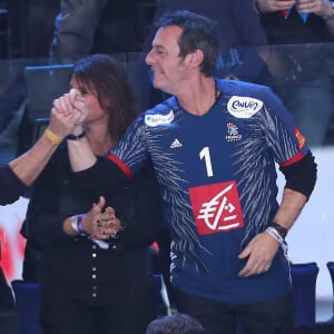 Patrick Bruel, Jean-Luc Reichmann et sa femme Nathalie lors du match de finale du mondial de handball, France - Norvège à l'AccorHotels Arena à Paris, France, le 29 janvier 2017. © Cyril Moreau/Bestimage 