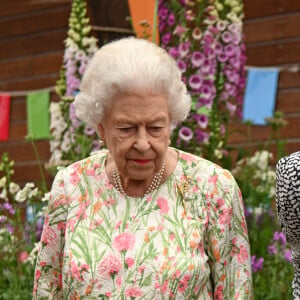 La reine Elizabeth II, Camilla Parker Bowles, duchesse de Cornouailles participent au Big Lunch Initiative en marge du sommet du G7 à Saint Ives le 11 juin 2021. 