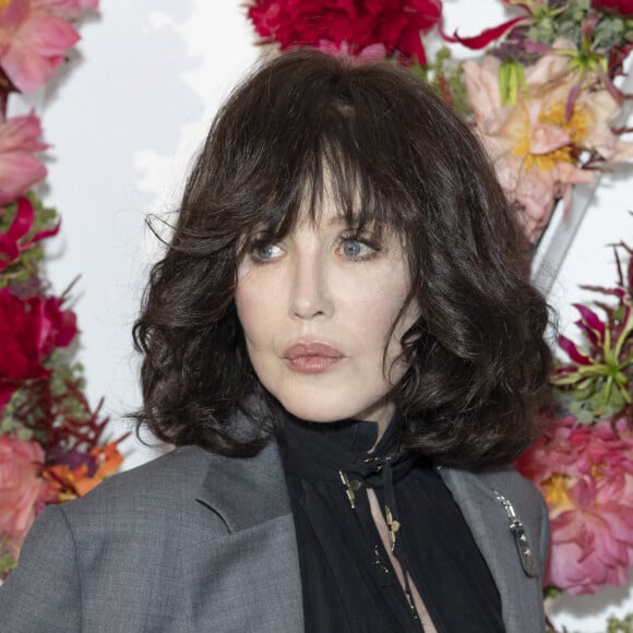 Isabelle Adjani au photocall du dîner de lancement des Parfums Louis Vuitton, Stellar Times, Cosmetic Cloud, Dancing Blossom, Rhapsody et Symphony, à la fondation Louis Vuitton à Paris, France, le 5 juillet 2021. © Olivier Borde/Bestimage 