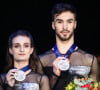 Les patineurs français Gabriella Papadakis et Guillaume Cizeron remportent une médaille d'argent aux championnats d'europe de danse sur glace à Graz, Autriche.
