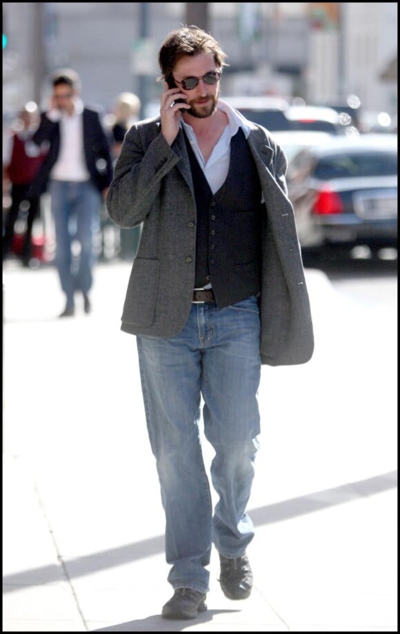 Noah Wyle se rend dans un centre médical à Beverly Hills le 8 janvier 2010