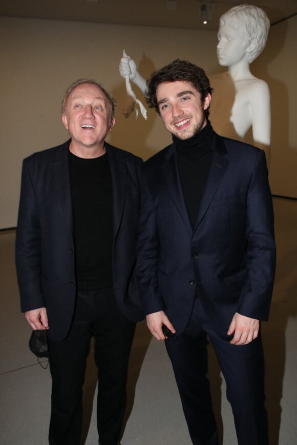François-Henri Pinault et son fils François Pinault Jr. - Vernissage de l'exposition de Charles Ray à la Bourse du Commerce à Paris. Le 15 février 2022. @ Bertrand Rindoff/Bestimage