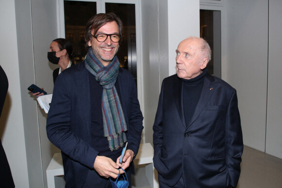 Le producteur Philippe Rousselet et François Pinault - Vernissage de l'exposition de Charles Ray à la Bourse du Commerce à Paris. Le 15 février 2022. @ Bertrand Rindoff/Bestimage