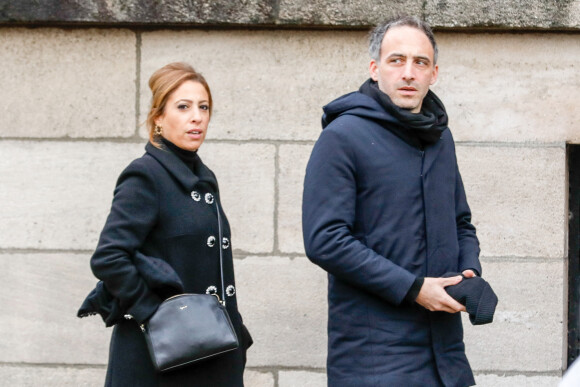 Léa Salame et Raphaël Glucksmann lors des funérailles de Sébastien Demorand à Paris le 31 janvier 2020