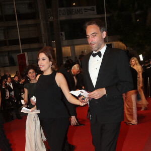 Léa Salamé et son compagnon Raphaël Glucksmann - Montée des marches du film "Le Redoutable" lors du 70ème Festival International du Film de Cannes. Le 21 mai 2017