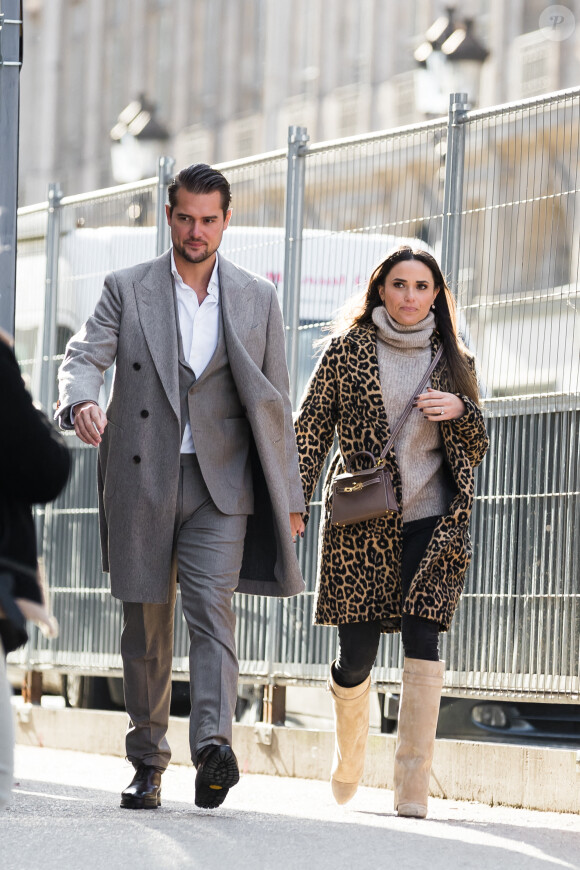 Capucine Anav et son compagnon Victor sont allés choisir leurs alliances pour leur futur mariage, à la bijouterie Galeries Lafayette - Royal Quartz Paris rue Royal à Paris, France, le 7 février 2022.