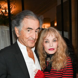 Bernard-Henri Lévy et Arielle Dombasle - Lancement du numéro 75 de la revue littéraire "La règle du jeu", avec pour thème "Comment lisez-vous ?", au Café de Flore à Paris. © Coadic Guirec / Bestimage