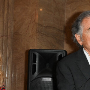 Bernard-Henri Lévy et Arielle Dombasle - Lancement du numéro 75 de la revue littéraire "La règle du jeu", avec pour thème "Comment lisez-vous ?", au Café de Flore à Paris. Le 16 février 2022 © Coadic Guirec / Bestimage