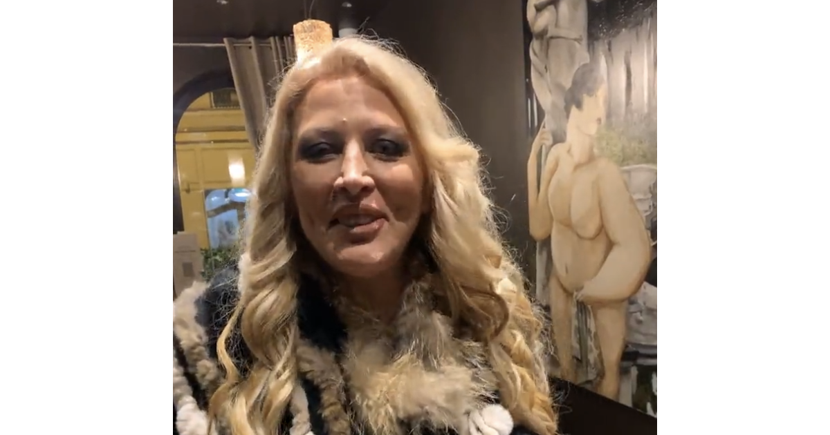 Loana ivre lors d’un live ? Elle partage une vidéo « d’un vulgaire pas possible » Loana ivre lors d’un live ? Elle partage une vidéo « d’un vulgaire pas possible »