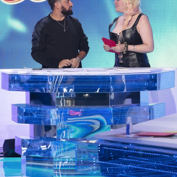 Exclusif - Loana Petrucciani, Cyril Hanouna - TPMP (Touche Pas à Mon Poste) présenté par Cyril Hanouna, qui tente de réconcilier Sylvie Ortega, Loana Petrucciani et Eryl Prayer, diffusée en direct le 23 Septembre 2021 sur C8 - Paris le 23 Septembre 2021 © Jack Tribeca / Bestimage 