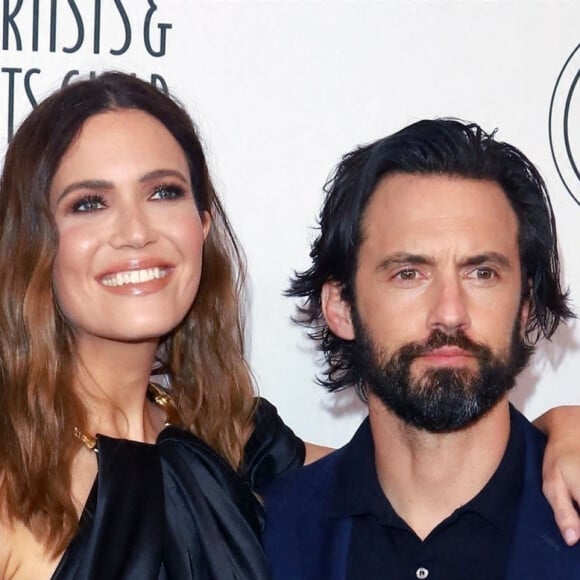 Milo Ventimiglia et Mandy Moore assistent aux Make Up Artist and Hair Stylists Guild Awards 2022 à l'hôtel Beverly Hilton. Beverly Hills, Los Angeles, le 19 février 2022.