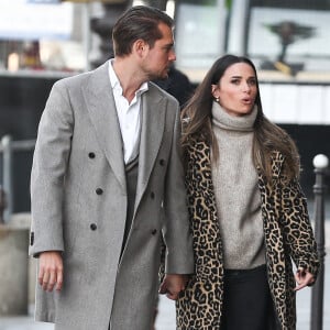 Exclusif - Capucine Anav et son compagnon Victor sont allés choisir leurs alliances pour leur futur mariage, à la bijouterie Galeries Lafayette - Royal Quartz Paris rue Royal à Paris, France, le 7 février 2022.