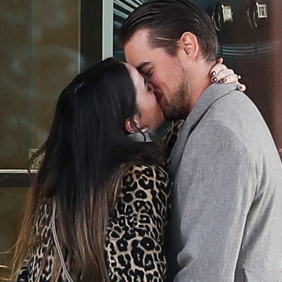 Exclusif - Capucine Anav et son compagnon Victor sont allés choisir leurs alliances pour leur futur mariage, à la bijouterie Galeries Lafayette - Royal Quartz Paris rue Royal à Paris, France, le 7 février 2022.