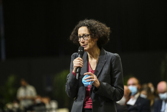 Réunion sur l'avenir du bassin minier et les priorités de l'Engagement pour le renouveau du bassin minier (ERBM) avec les elus et les acteurs locaux. Prise de parole d'Emmanuelle Wargon, ministre déléguee chargée du logement le 2 février 2022