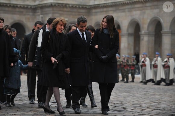 Carla Bruni a joué la carte de la discrétion le 11 janvier 2010 aux funérailles de Philippe Séguin