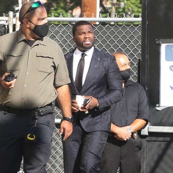 Exclusif - 50 Cent se rend sur l'émission "Jimmy Kimmel Live!" avec une mystérieuse inconnue à Hollywood le 16 septembre 2021.