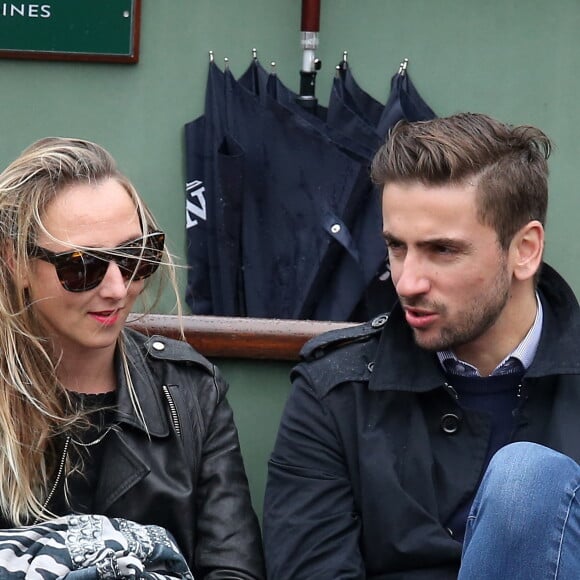 Audrey Lamy et son compagnon Thomas Sabatier aux Internationaux de France de tennis de Roland Garros à Paris le 31 mai 2015.