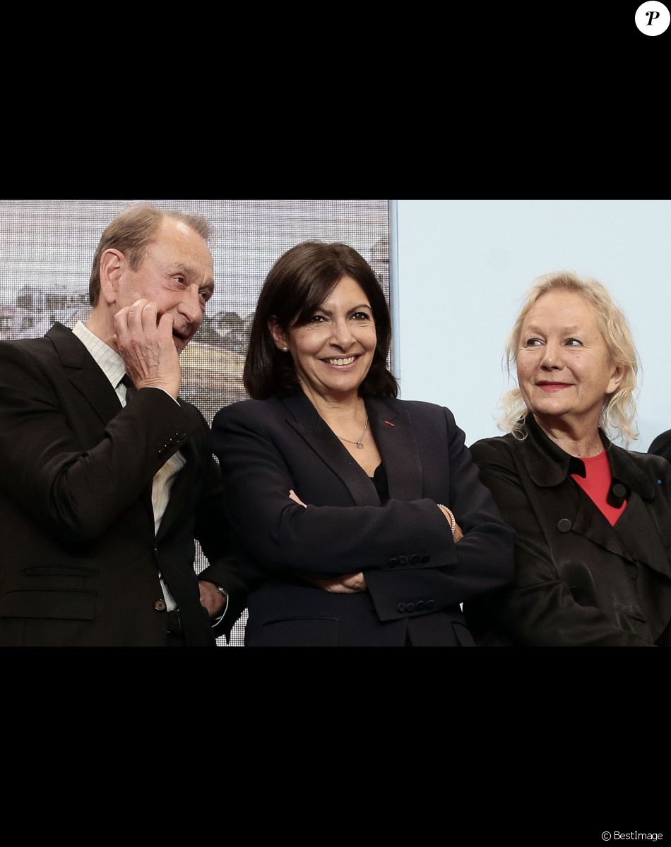 Bertrand Delanoë, Anne Hidalgo, Agnès b. - Inauguration de la Canopée du Forum des Halles, conçue par les architectes Patrick Berger et Jacques Anziutti dans le quartier des Halles à Paris, le 5 avril 2016. © Stéphane Lemouton/Bestimage