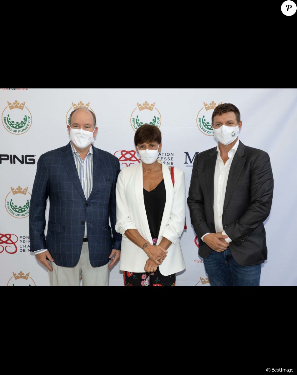 Le prince Albert II de Monaco, la princesse Stéphanie, Gareth Wittstock - 19e trou de la Princesse de Monaco Cup sur la place du Casino de Monte-Carlo le 16 septembre 2021. © Olivier Huitel / Pool / Bestimage