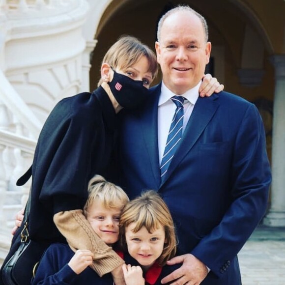 Charlene et Albert de Monaco avec leurs enfants Jacques et Gabriella.